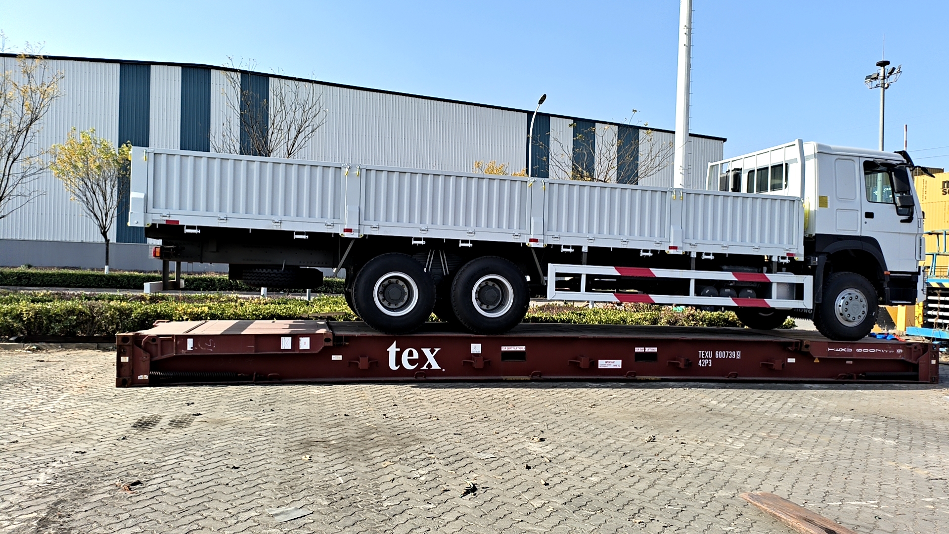 SINOTRUK HOWO 6*4 ကုန်တင်ကားကို ဖိလစ်ပိုင်နိုင်ငံသို့ ပို့ဆောင်ခြင်း