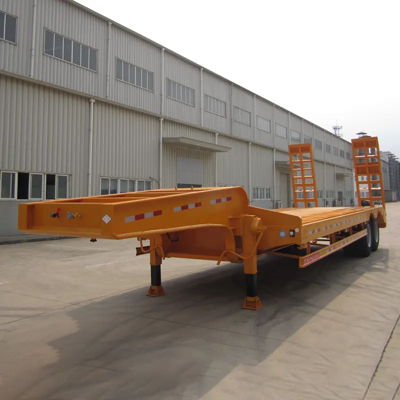 30-40 တန် 2 Axles Lowbed Semi Trailer နှင့် နောက်ဘက် ချဉ်းကပ်လမ်း